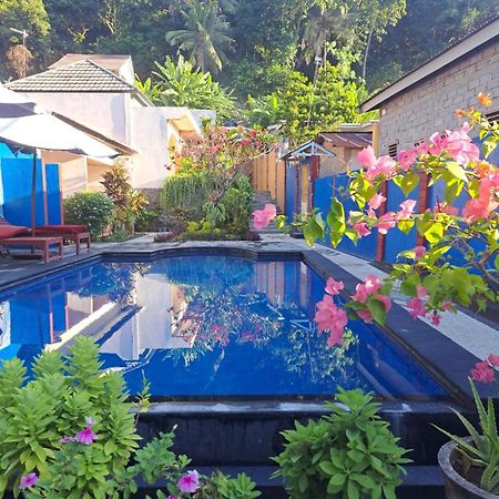 Family Garden Homestay Senggigi Bagian luar foto