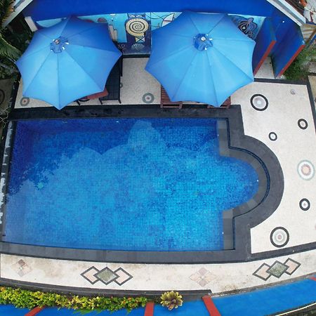 Family Garden Homestay Senggigi Bagian luar foto
