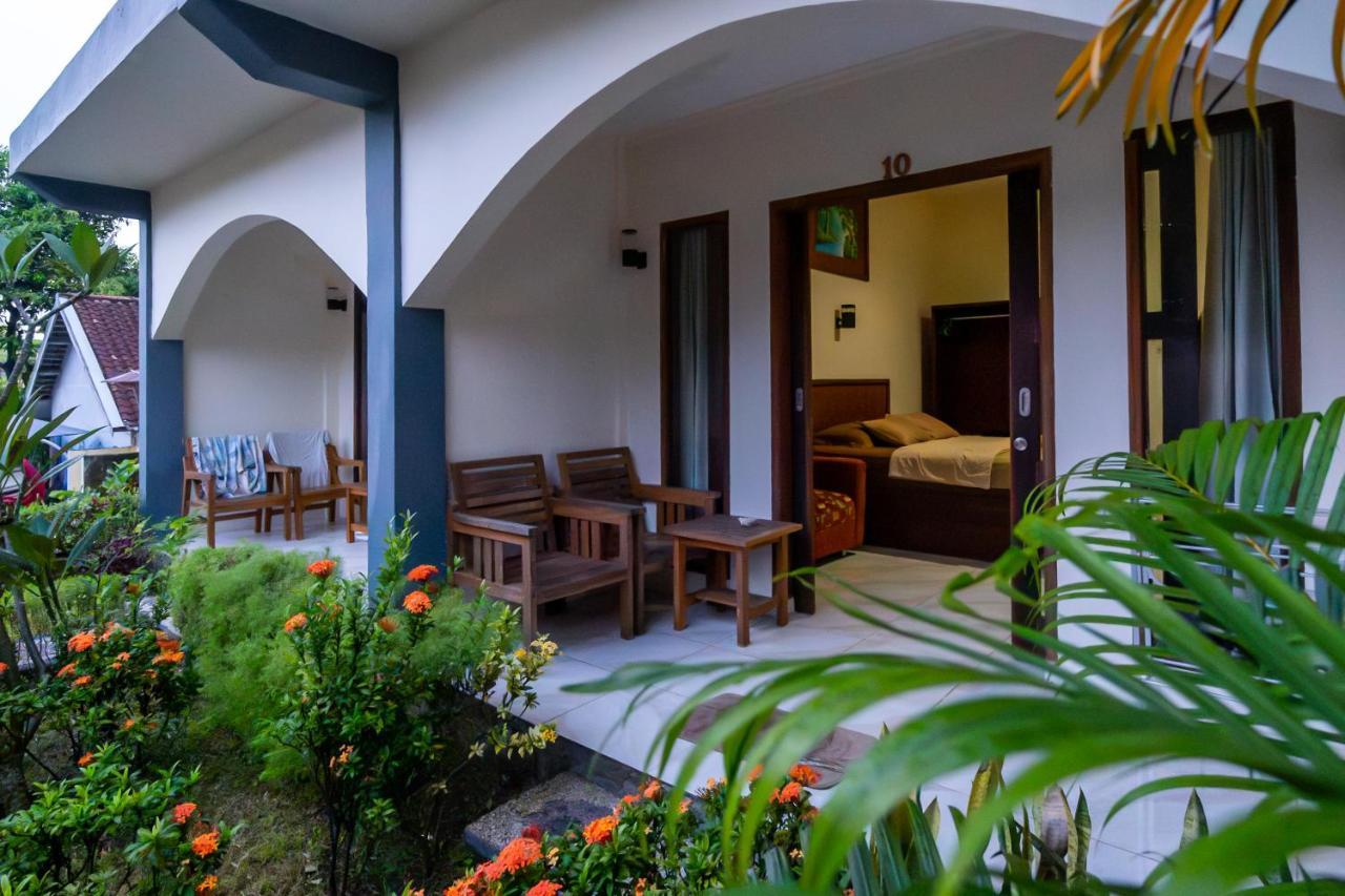Family Garden Homestay Senggigi Bagian luar foto