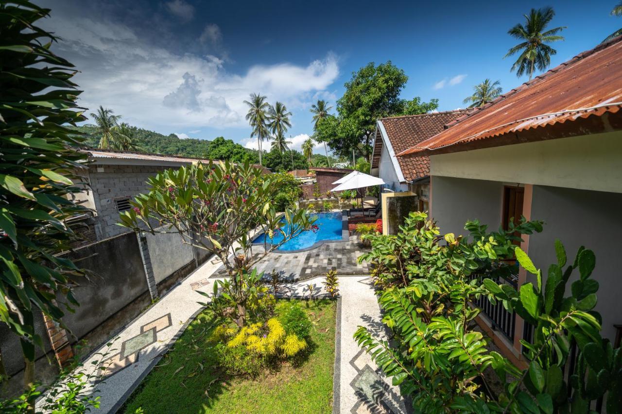 Family Garden Homestay Senggigi Bagian luar foto