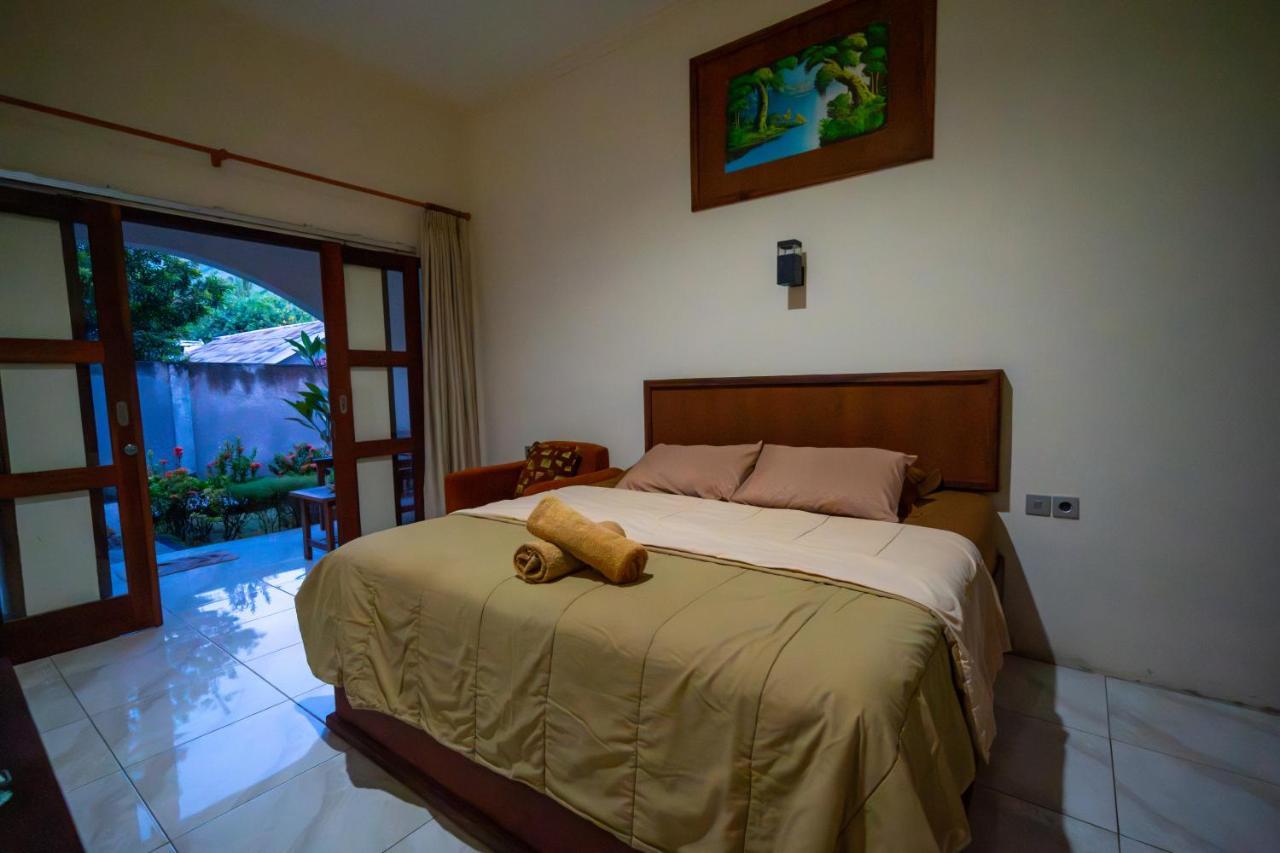 Family Garden Homestay Senggigi Bagian luar foto
