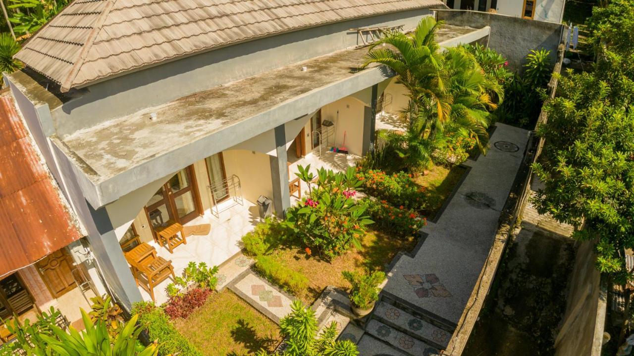 Family Garden Homestay Senggigi Bagian luar foto