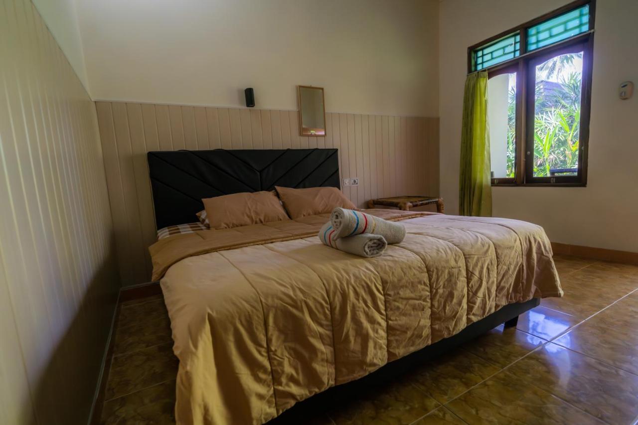Family Garden Homestay Senggigi Bagian luar foto