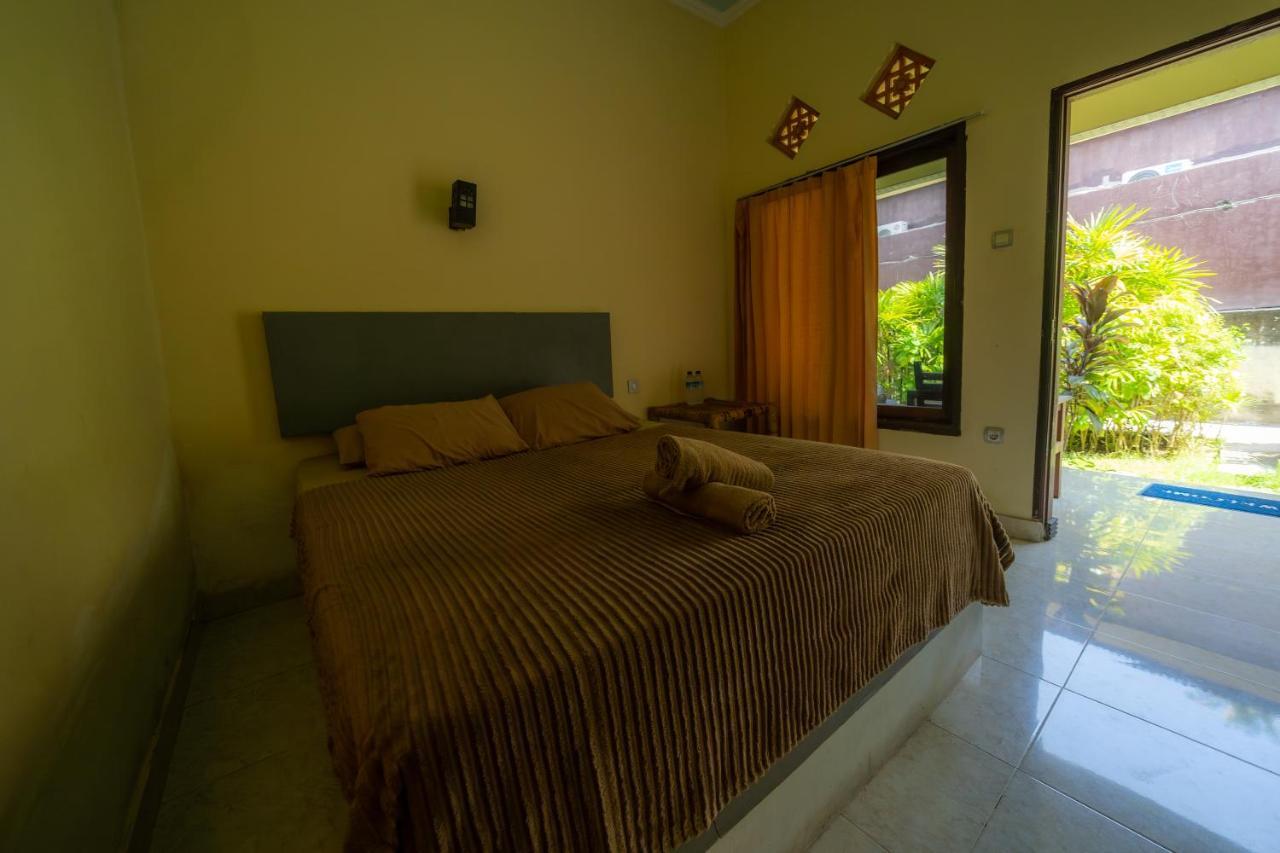 Family Garden Homestay Senggigi Bagian luar foto