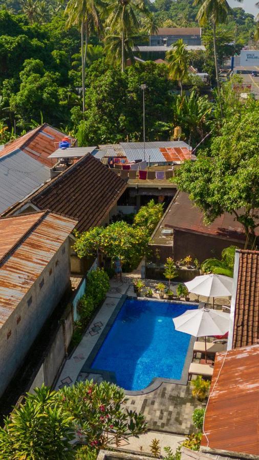 Family Garden Homestay Senggigi Bagian luar foto