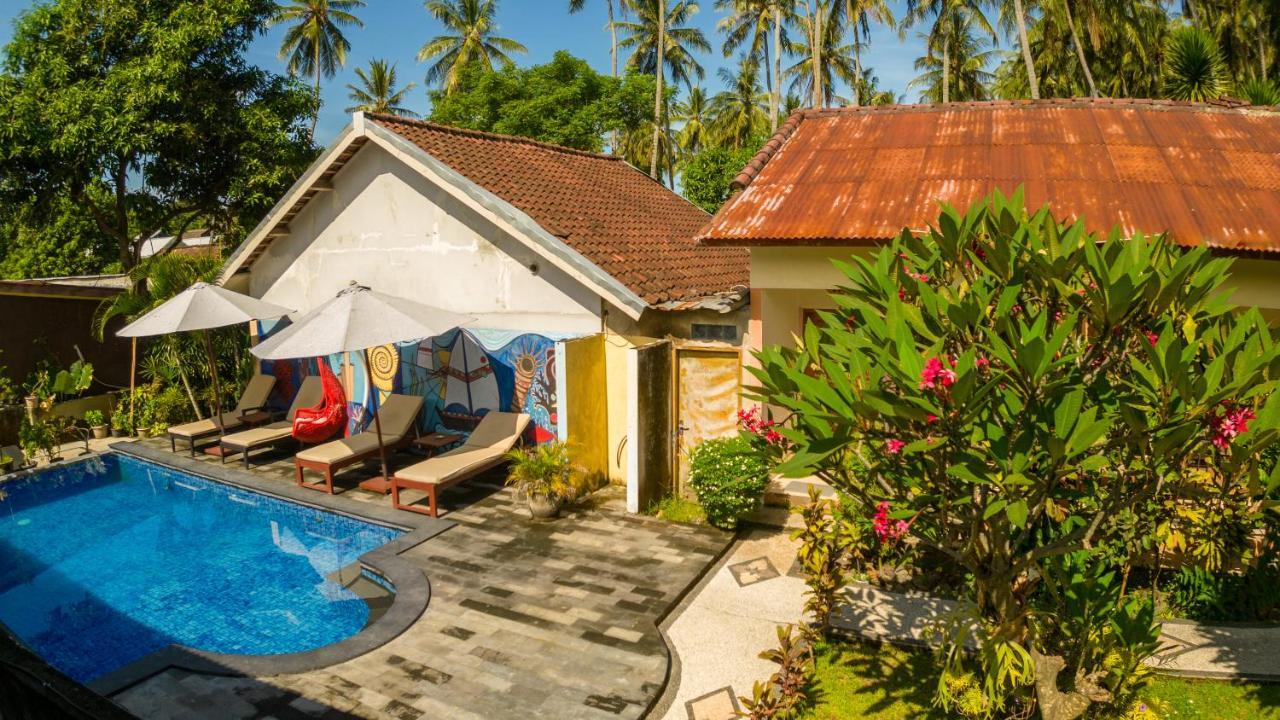 Family Garden Homestay Senggigi Bagian luar foto