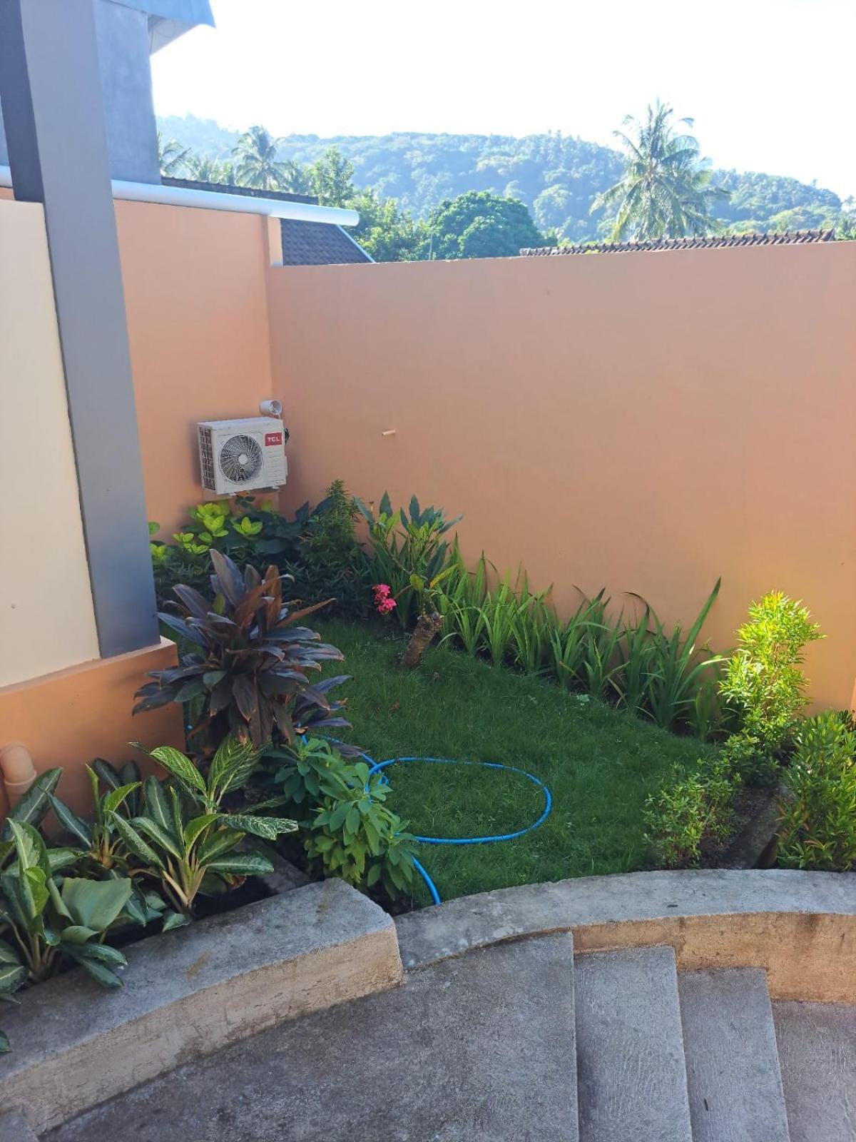 Family Garden Homestay Senggigi Bagian luar foto