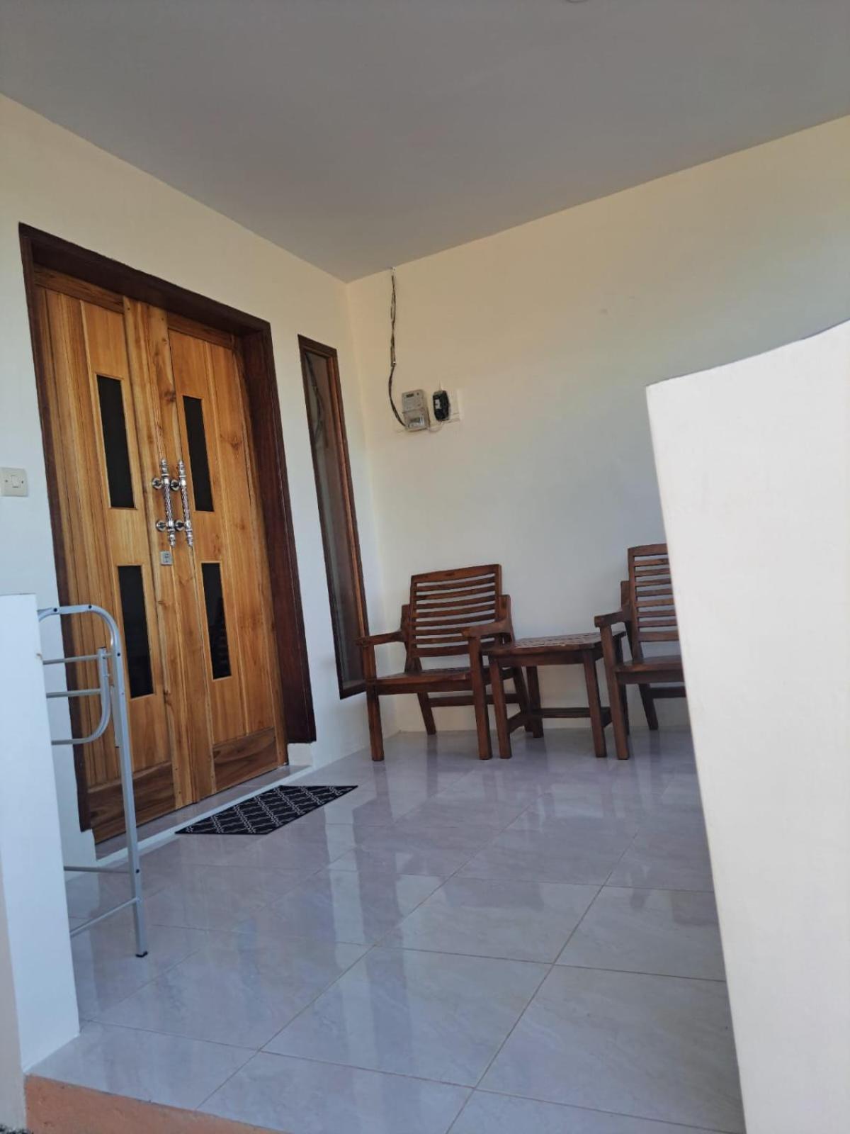 Family Garden Homestay Senggigi Bagian luar foto