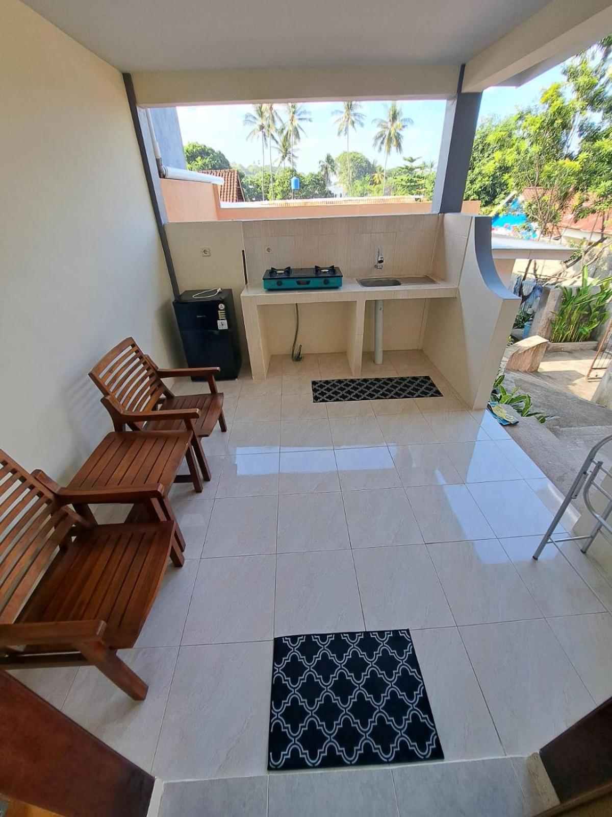 Family Garden Homestay Senggigi Bagian luar foto