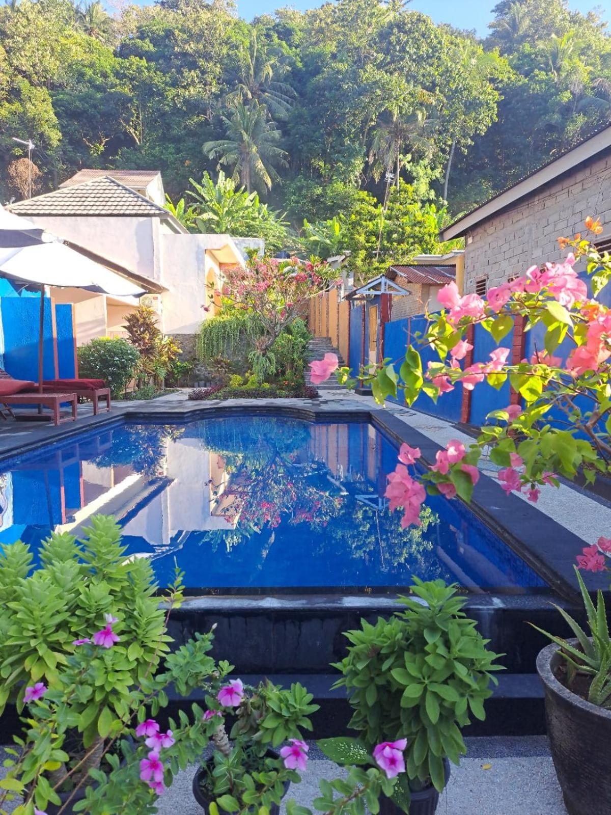Family Garden Homestay Senggigi Bagian luar foto