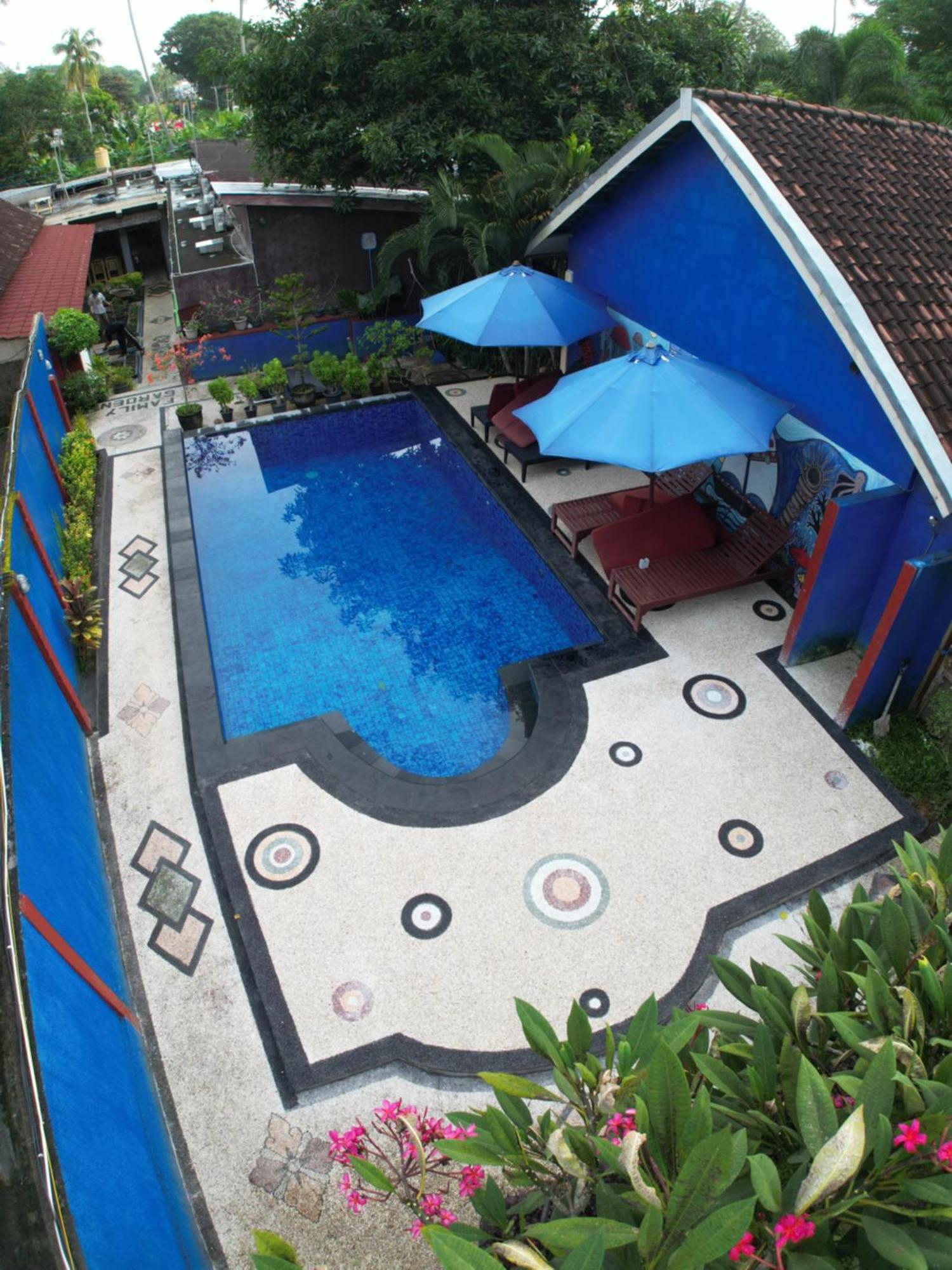 Family Garden Homestay Senggigi Bagian luar foto